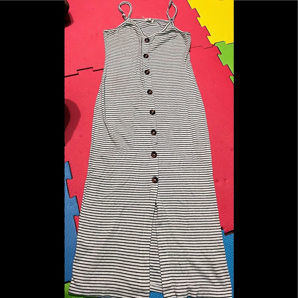 Striped midi dress with detail bottons